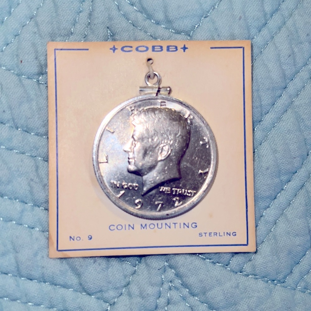 Vintage 1972 Kennedy Fifty Cent Coin Pendant - 50 Years 1972 - 2022 - Picture 1 of 2